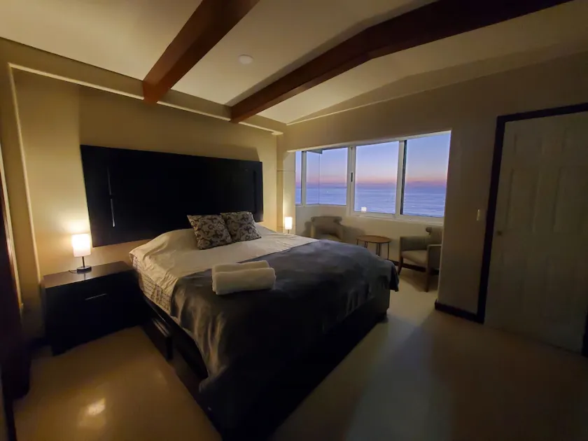 Ocean view apartment with rooftop - Image 1