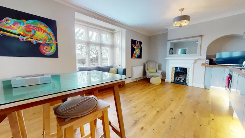 Stunning 2 Bed Georgian Apartment - Image 1