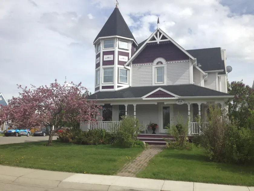 Victorian Retreat sleeps 8, Pet friendly, Walk to Shops-Parks, Ideal for Groups” - Image 1