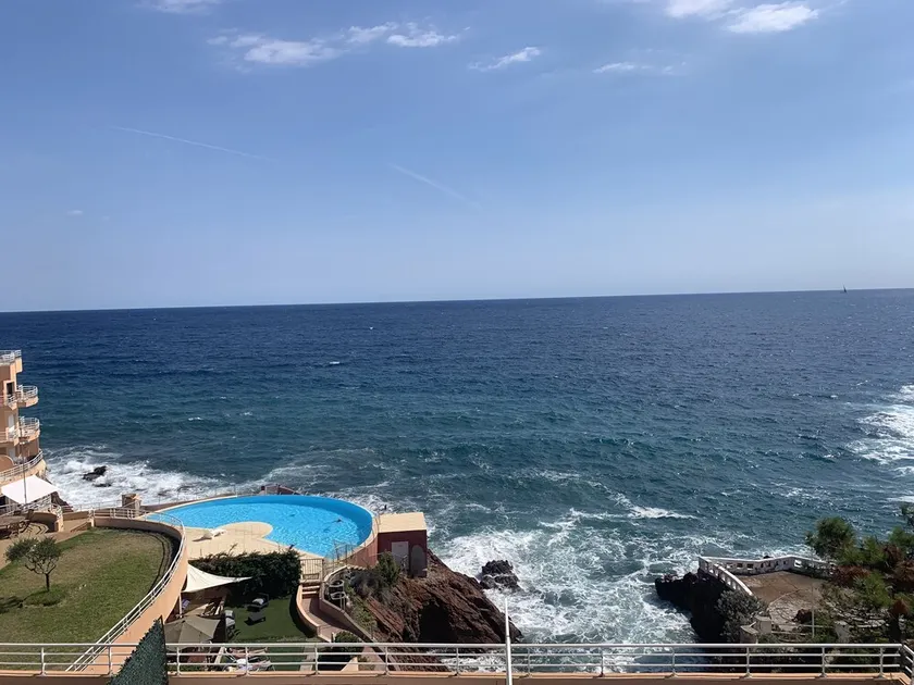 Nice place with sea and swimming pool - Image 1