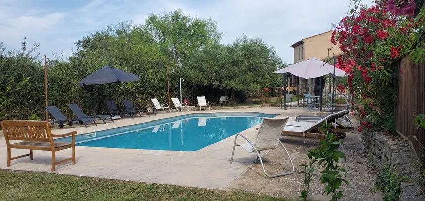 Beautiful family villa, ideal for rest and tranquility. - Image 1