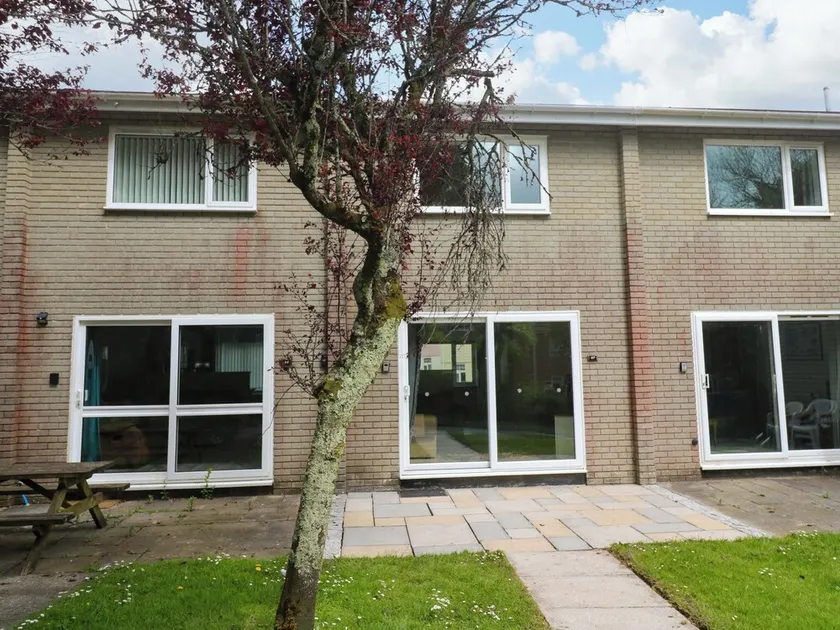 87 ATLANTIC REACH, pet friendly, with a garden in Indian Queens - Image 1