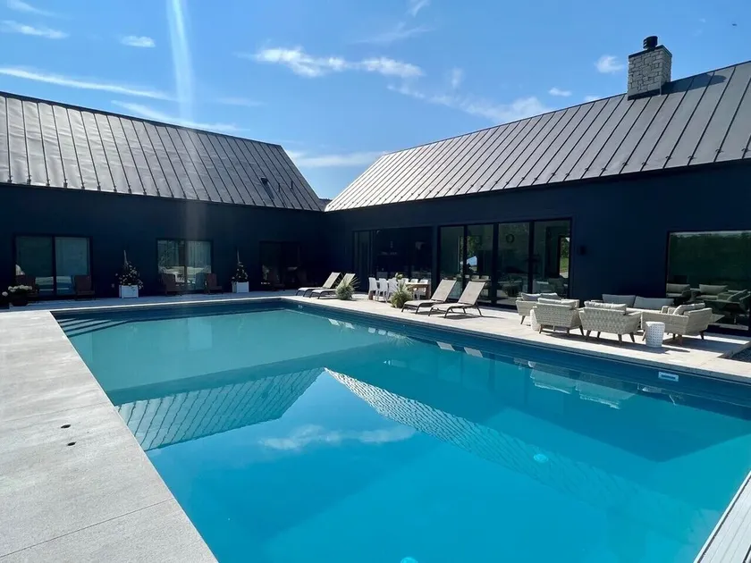FAB MODERN BARN  w/heated pool, views & 21+ acres - close to UVA & Vineyards! - Image 1