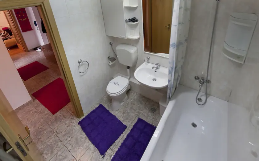 Lahovari - 1 bedroom apartment in the city center - Image 1