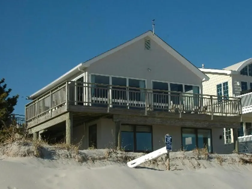 1st floor duplex in Brant Beach just 3 homes from the beach - Image 1