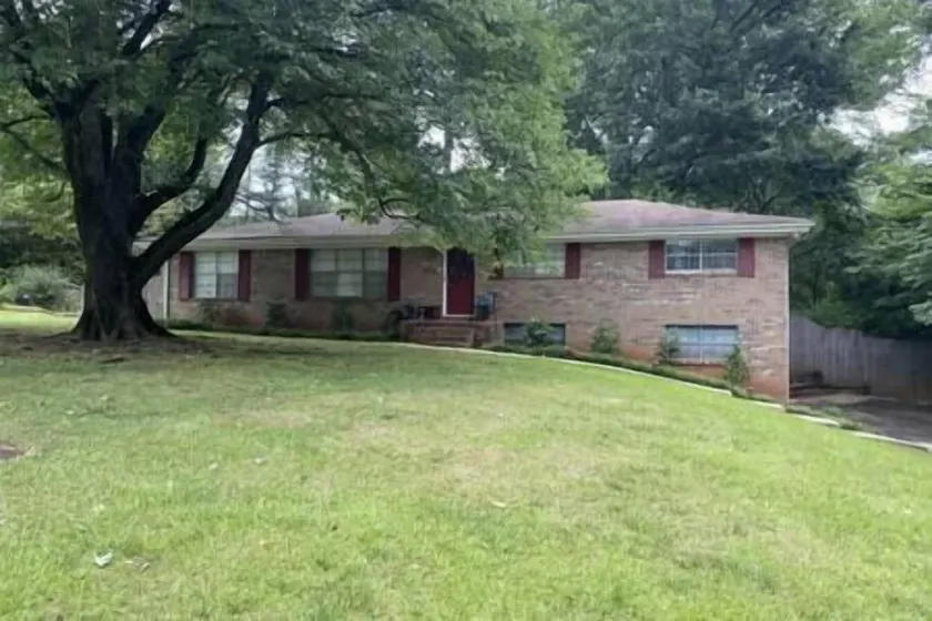 Kozy Kennesaw home near KSU and Lakepoint Sports - Image 1