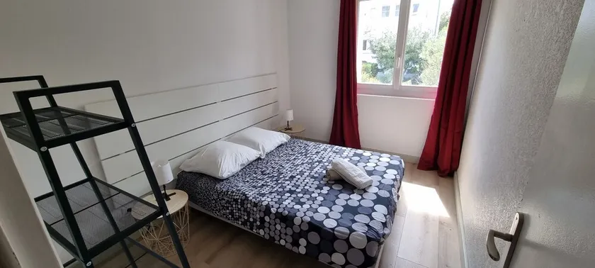 Elegant 3-bedroom apartment near downtown Montpellier - Image 1