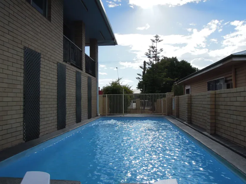 Jackaroo Apartments - Image 1