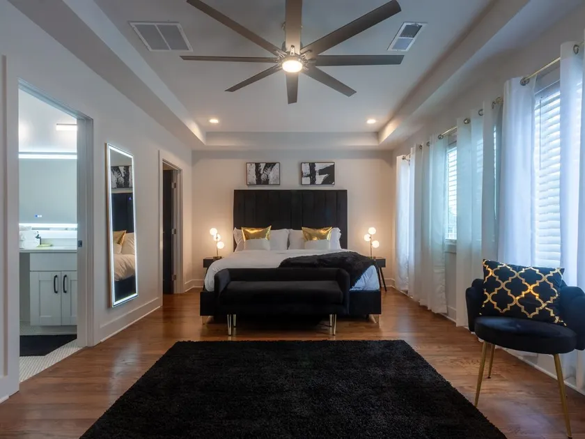 Five75 Lux ATL King Bed & Game Room Downtown - Image 1