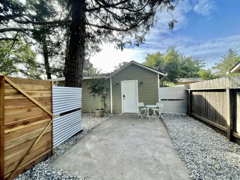 Adorable Cottage in downtown Middletown - Close to Harbin Hot Springs! - Image 1