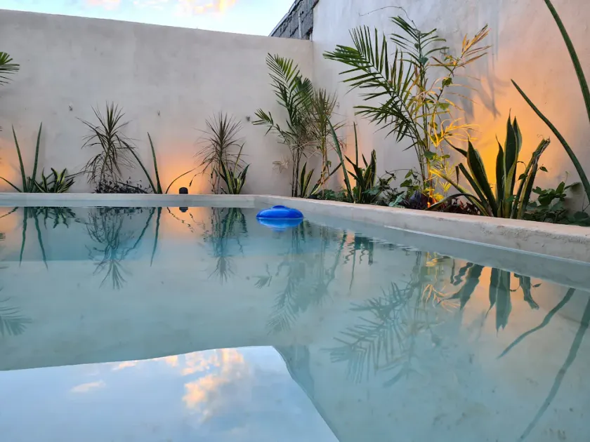 300MB/S Wifi with an amazing pool 3 Bed 2.5bath house - Image 1