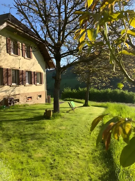 Appartamento 'Auszeit Im Waldhaus' con vista sulle montagne, giardino in comune e Wi-Fi - Image 1