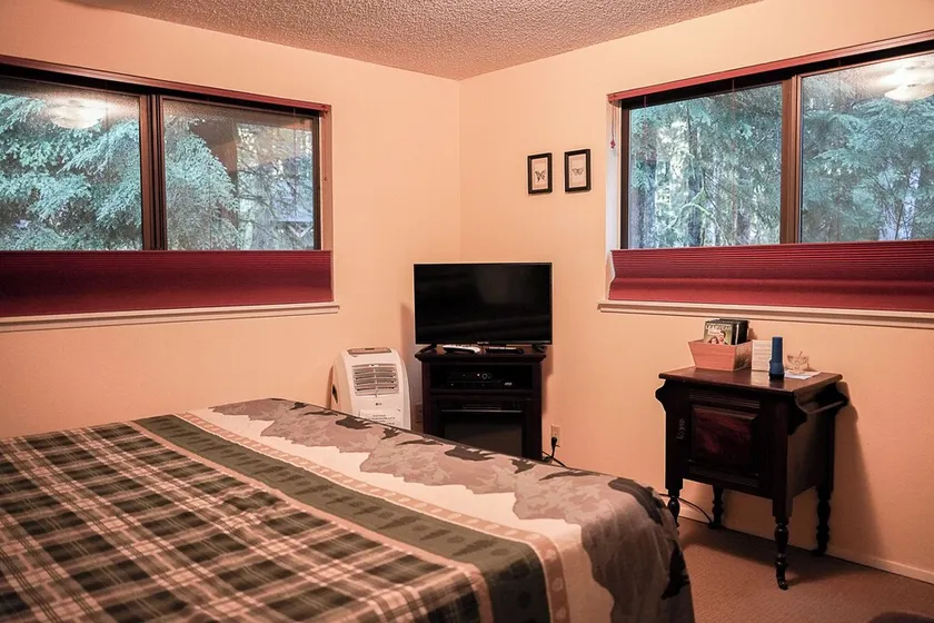 Emerald Room på Forest House (Hot Breakfast Inc., 1 mil från Mt Rainier Entrance) - Image 1