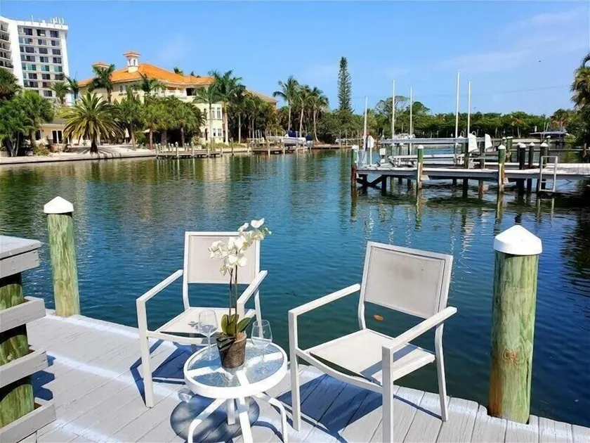 Willkommen in unserem Malibu Canal Front Pool Haus in der Nähe von Lido Strand 4 BR / 3 BA Für 8 Personen - Image 1