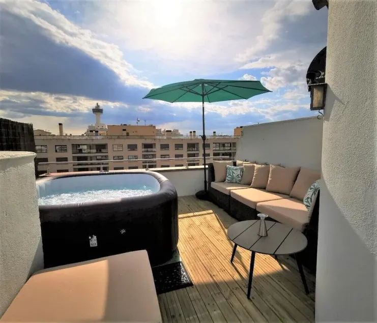 Luxury apartment 3 bedrooms + roof top 35 m2 Spa- jacuzzi - Image 1