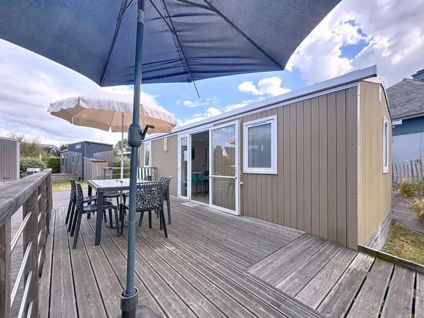 Accessible Comfort Mobile Home: 4 Guests, 200m from Beach, Heated Pool, Fitness Room, Parking - Image 1