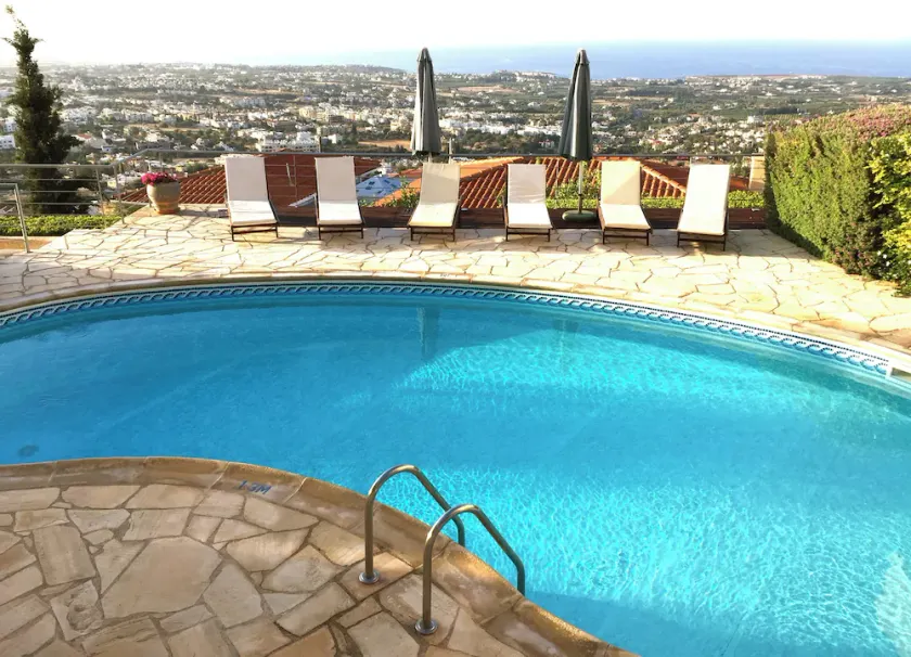 Vistas fantásticas e alojamento, com piscina privada e sala de jogos e ar condicionado - Image 1