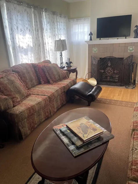 Deborah’s Inn, A charming and spacious 3-Bedroom Home in a quiet neighborhood. - Image 1