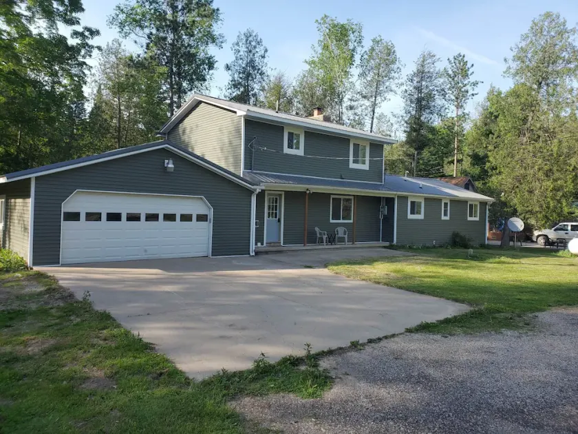 The Timberwolf Retreat - Image 1