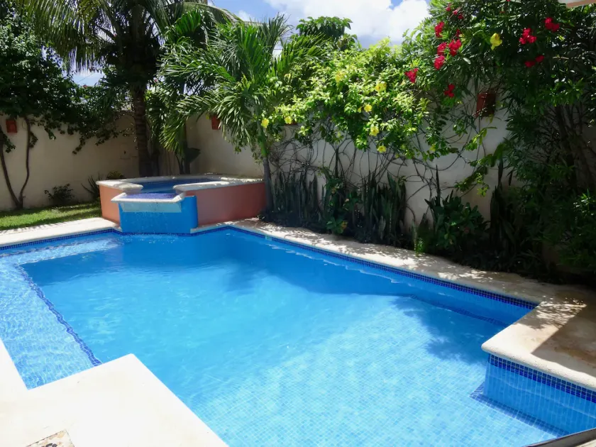 Belle GRANDE maison privée avec piscine privée, bain à remous, terrasse - Image 1