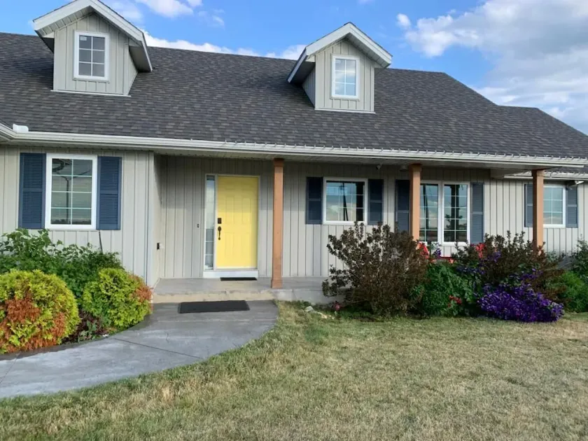 Merlin Home With Amazing Lake Erie Views - Image 1