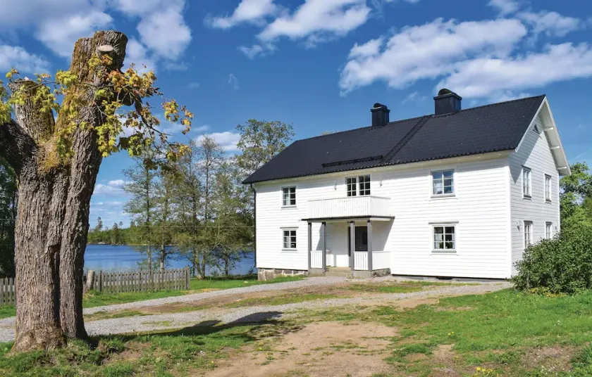 5 bedroom accommodation in Lammhult - Image 1