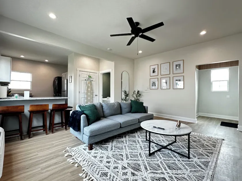 StayAE - Flamingo House - Image 1