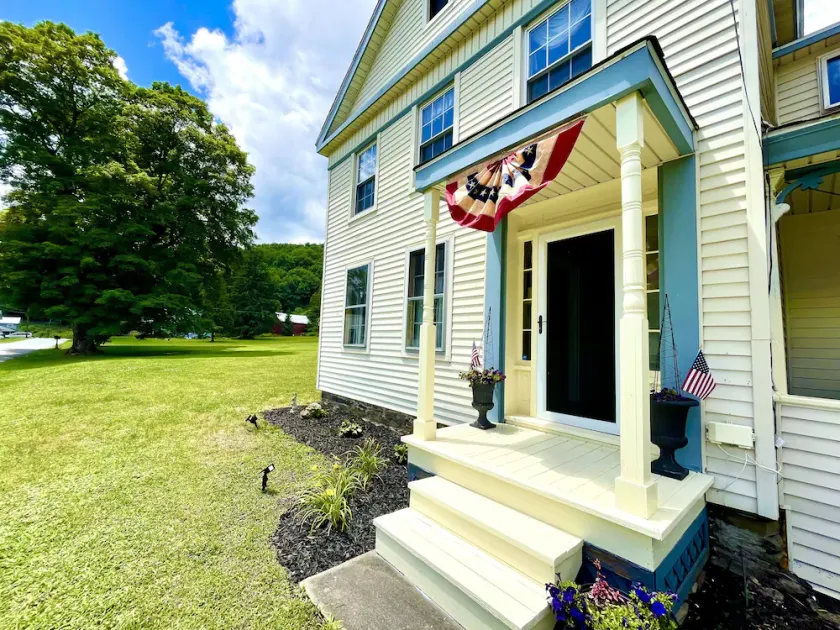 Nestled in the countryside just 2 miles from the W. Branch of the Delaware River - Image 1