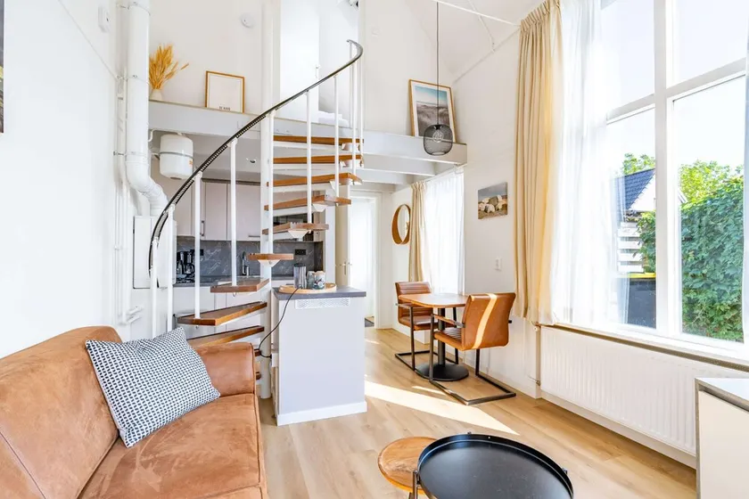 Charming 2-person Apartment Located Near the Center - Image 1