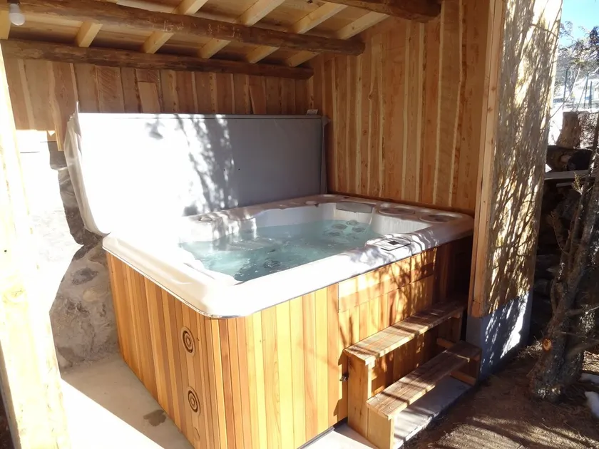 Charmerende og afslappende sommerhus med privat jacuzzi - Image 1