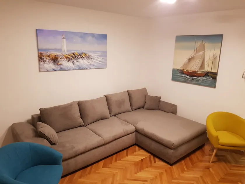 App Sandra 3 quartos com 2 banheiros em 112 m2 no primeiro andar. Rijeka-Kostrena - Image 1