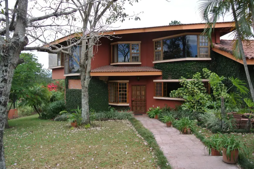 Beautiful and cozy house in Escazú, ideal for medical treatment stays in CR - Image 1