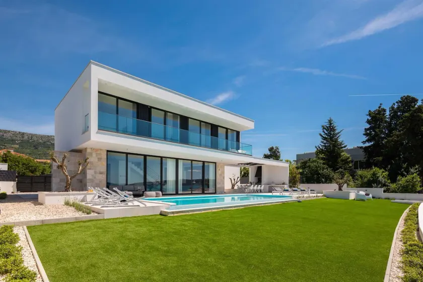 Beachfront Villa The View with Pool - Image 1