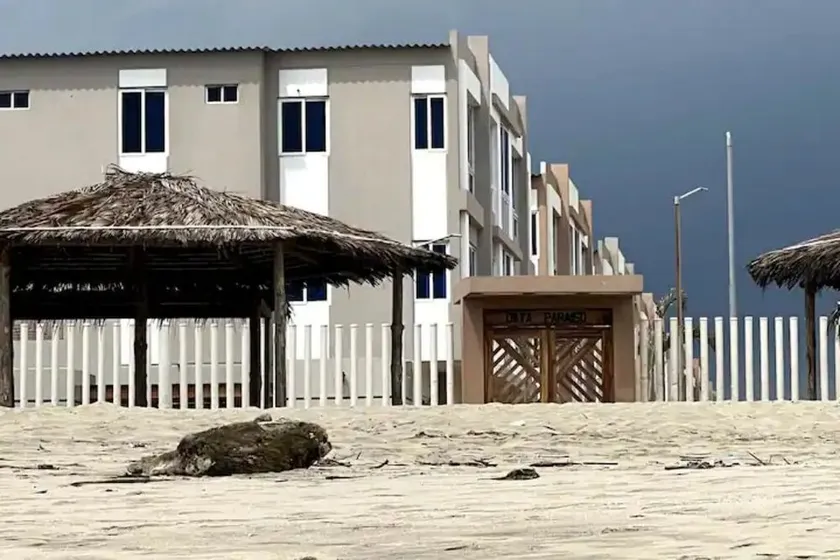 Oceanfront Getaway • Nature • Comfort • Gated Community / Frente al Mar - Image 1