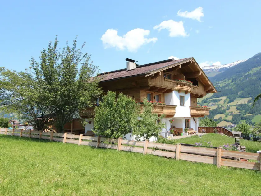 Precioso apartamento en villa con WIFI, TV, terraza, mascotas permitida y vista panorámica - Image 1