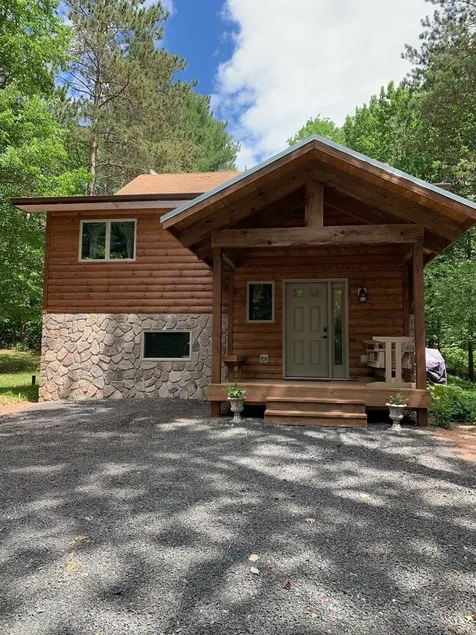 Hunters Home - Image 1