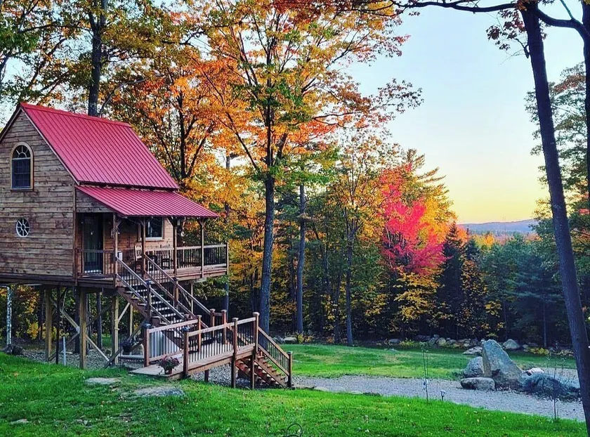 Handcrafted NH Treehouse · 2hr Boston · Fire Pit, Lake, Stargazing - Image 1