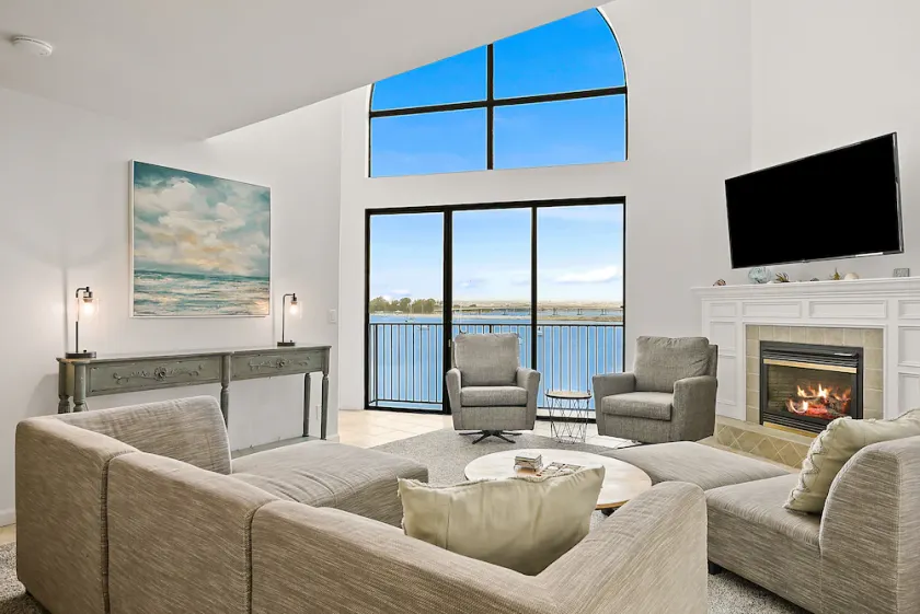 Large Waterfront | Private Roof Deck | Fireworks View - Image 1