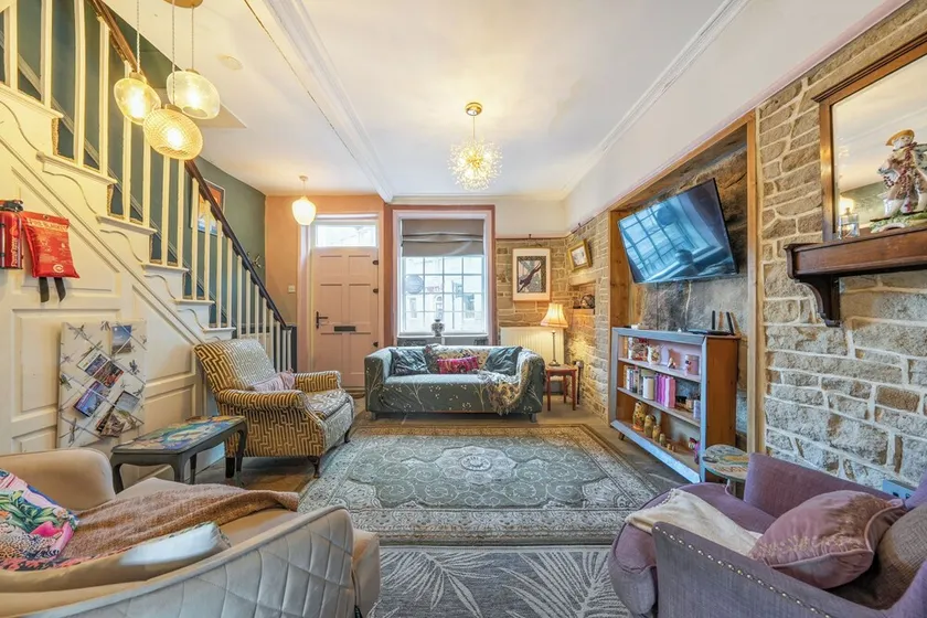 Hebden Bridge - House - Sleeps 8 - Pet Friendly - Image 1