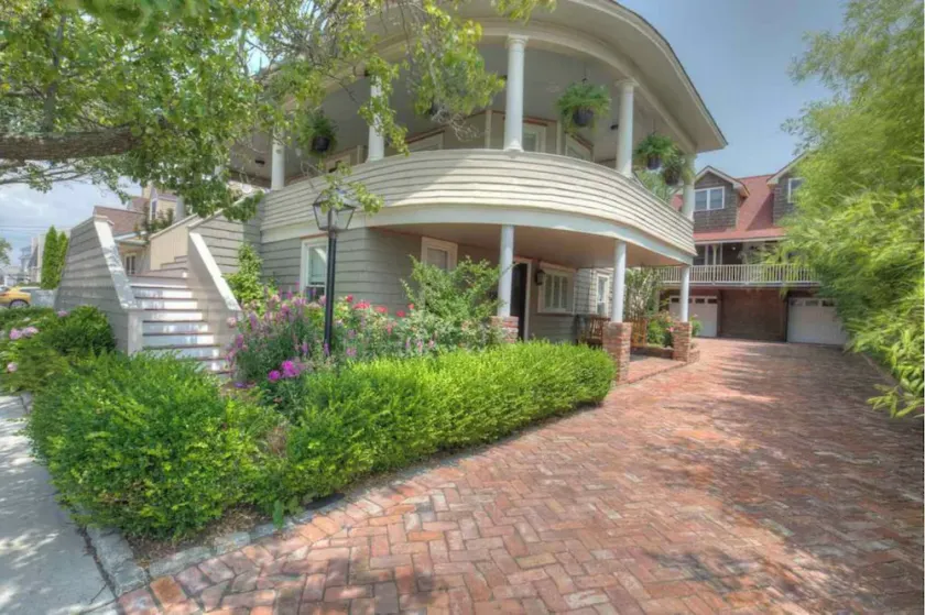 Garden House 1st  fl. No steps. No pets allowed - Image 1
