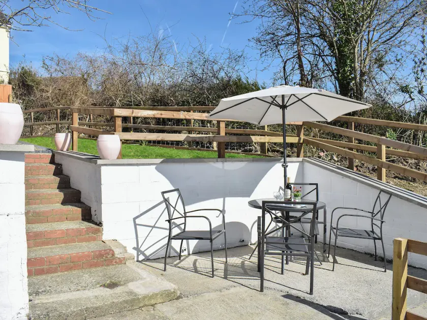 3 bedroom accommodation in Llanarth, near New Quay - Image 1