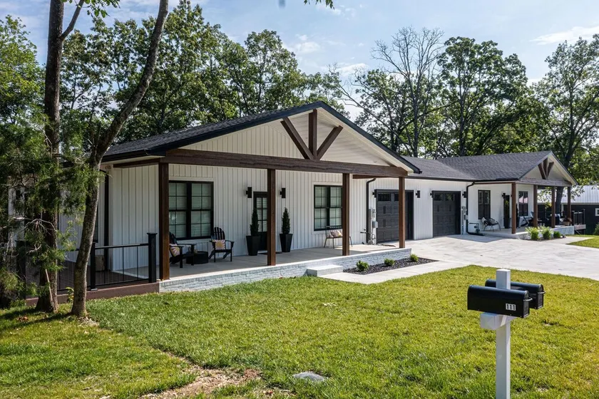 Captains Quarters- located within walking distance to local marina - Image 1
