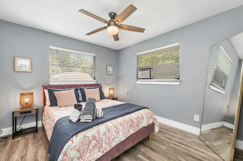 Close to Beaches and 5th Ave - Image 1