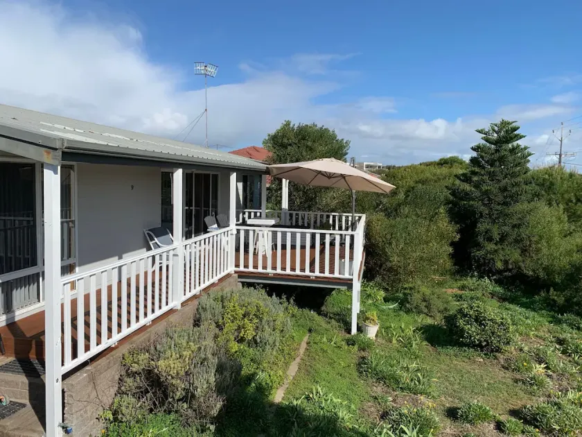 GREAT GETAWAY BY THE BEACH-HILLSVIEW PORT ELLIOTT - Image 1