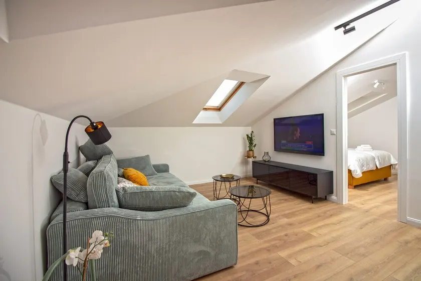 Cozy apartment 2 min walk from beach and 15 min walk from old town - Image 1