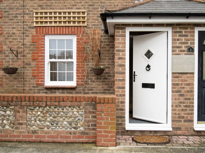 Wakeford Cottage - Image 1