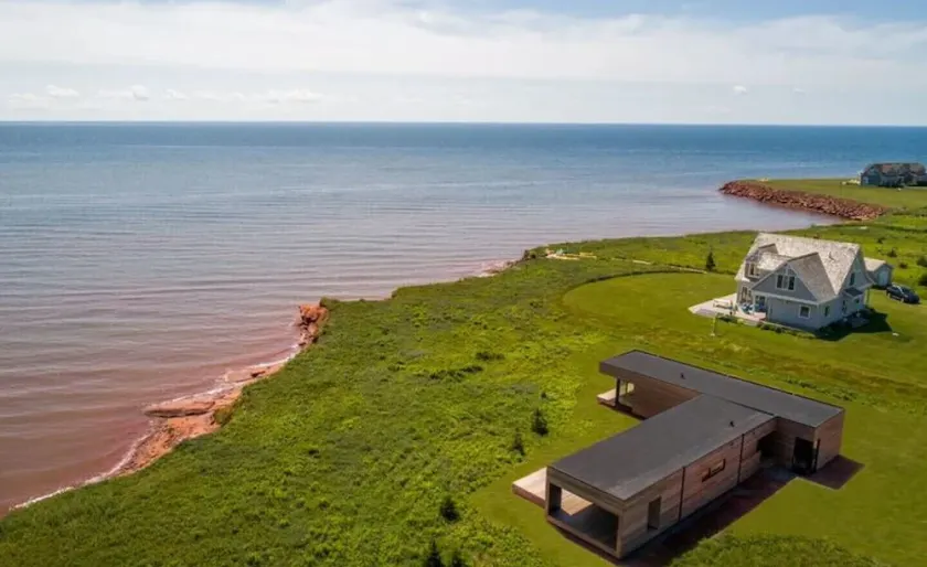 Ocean Front, Modern Cottage With Access To Cove- Minutes to Victoria By The Sea - Image 1