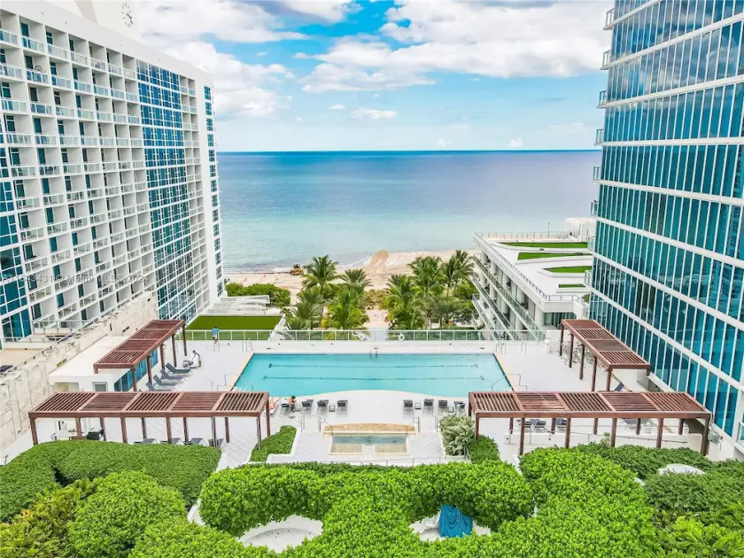 2BR Opulence at Carillon Hotel - Image 1