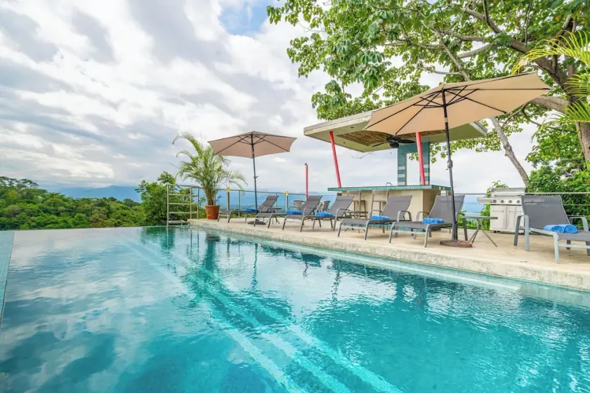 4 Ocean View Suites-Privacy-Manuel Antonio-Wildlife - Image 1