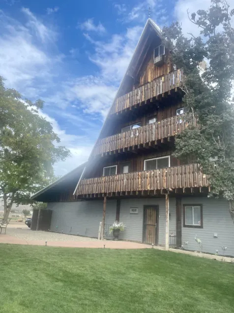 Welcome to wine country Colorado, relax @ the Palisade Chalet on your next trip. - Image 1